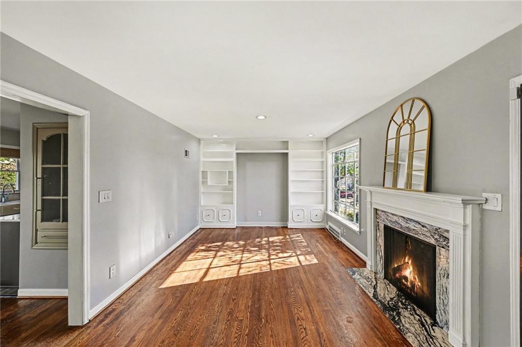 210 East Winthrope Road Kansas City, MO 64113 - Photo 7 of 29