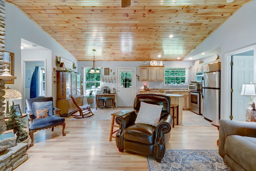 2067 Qualla Road Hayesville, NC 28904 - Photo 9 of 41 Gallery Image 9