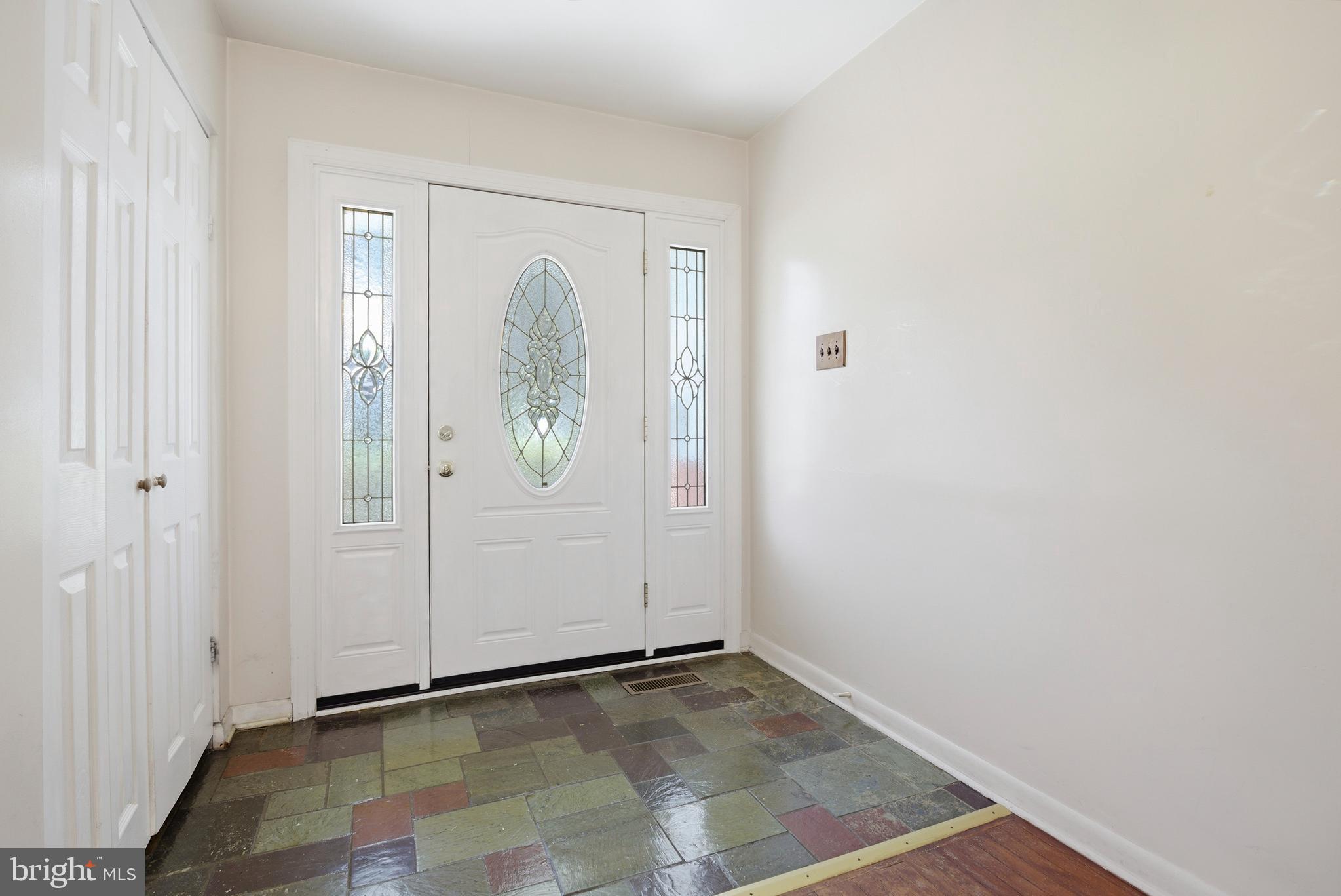417 Foster Drive Springfield, PA 19064 - Photo 5 of 42