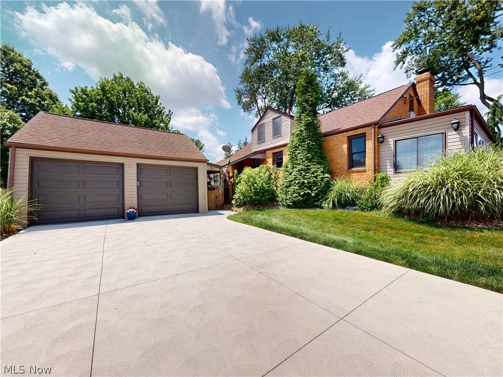 2414 Lakeside Avenue Northwest Canton, OH 44708 - Photo 2 of 34