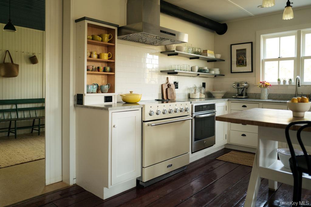 71 Starbarrack Road Red Hook, NY 12571 - Photo 8 of 33