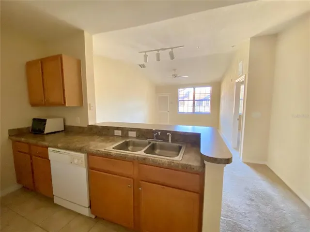 $1,200 | 5550 East Michigan Street, Unit 2304, Orlando, FL 32822