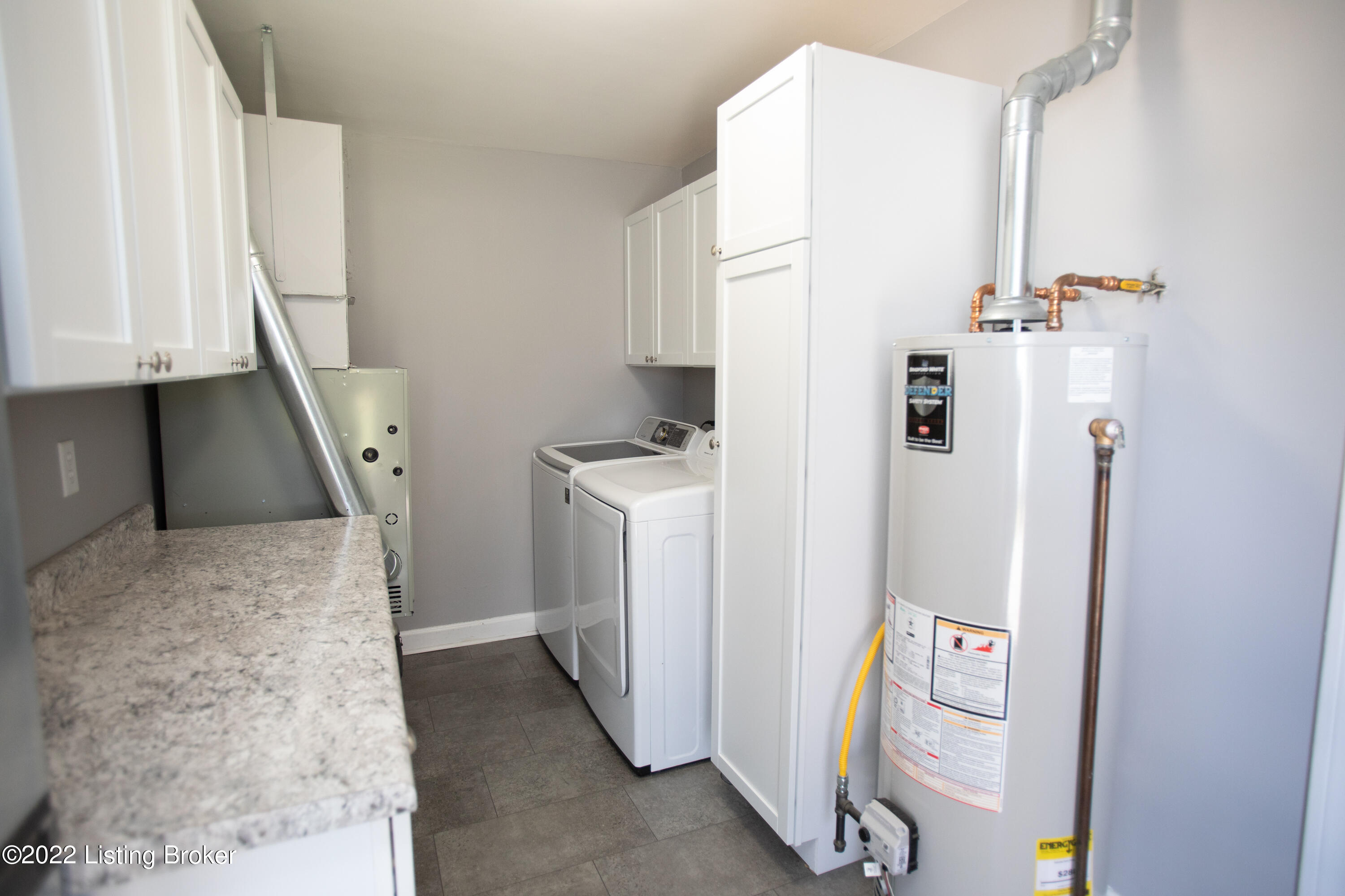 8101 Kerry Road Louisville, KY 40258 - Photo 17 of 31 Laundry Are