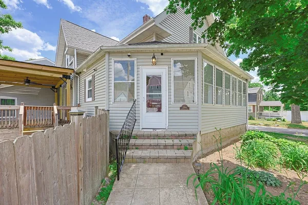 $549,000 | 39 Johnston Avenue, Unit 1, Northbridge, MA 01588