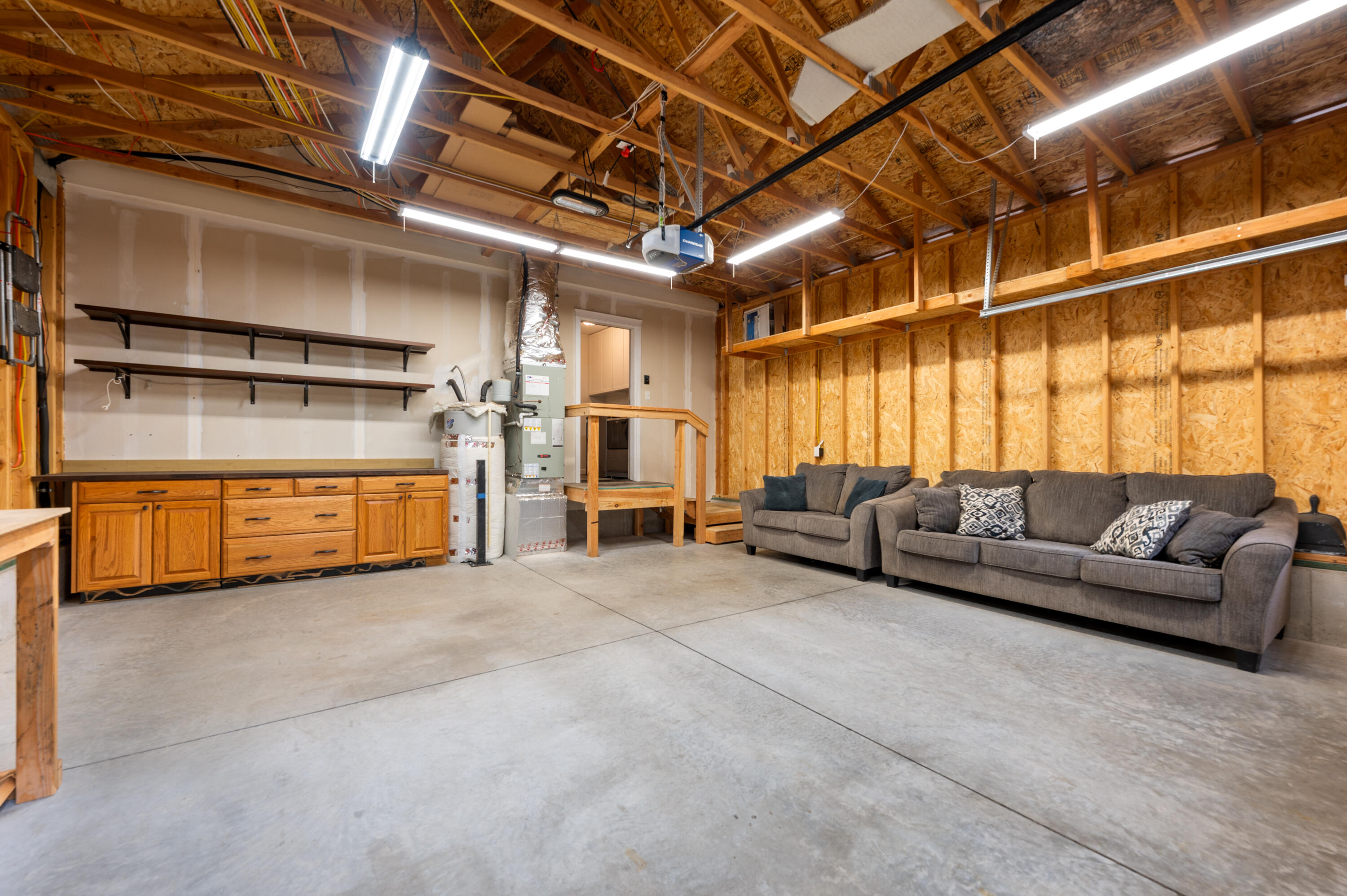 60026 Turquoise Road Bend, OR 97702 - Photo 26 of 49 Taller ceilings for more storage.