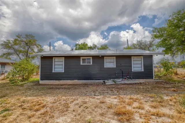 $110,000 | 315 East Bexar Street, Crystal City, TX 78839