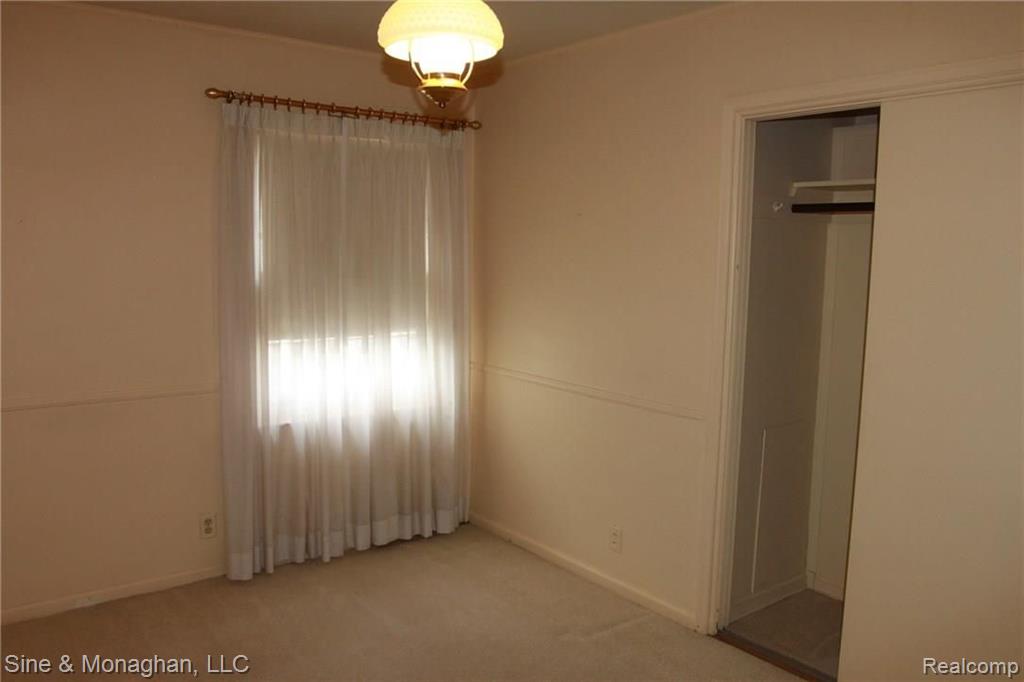 1399 Torrey Road Grosse Pointe Woods, MI 48236 - Photo 13 of 29