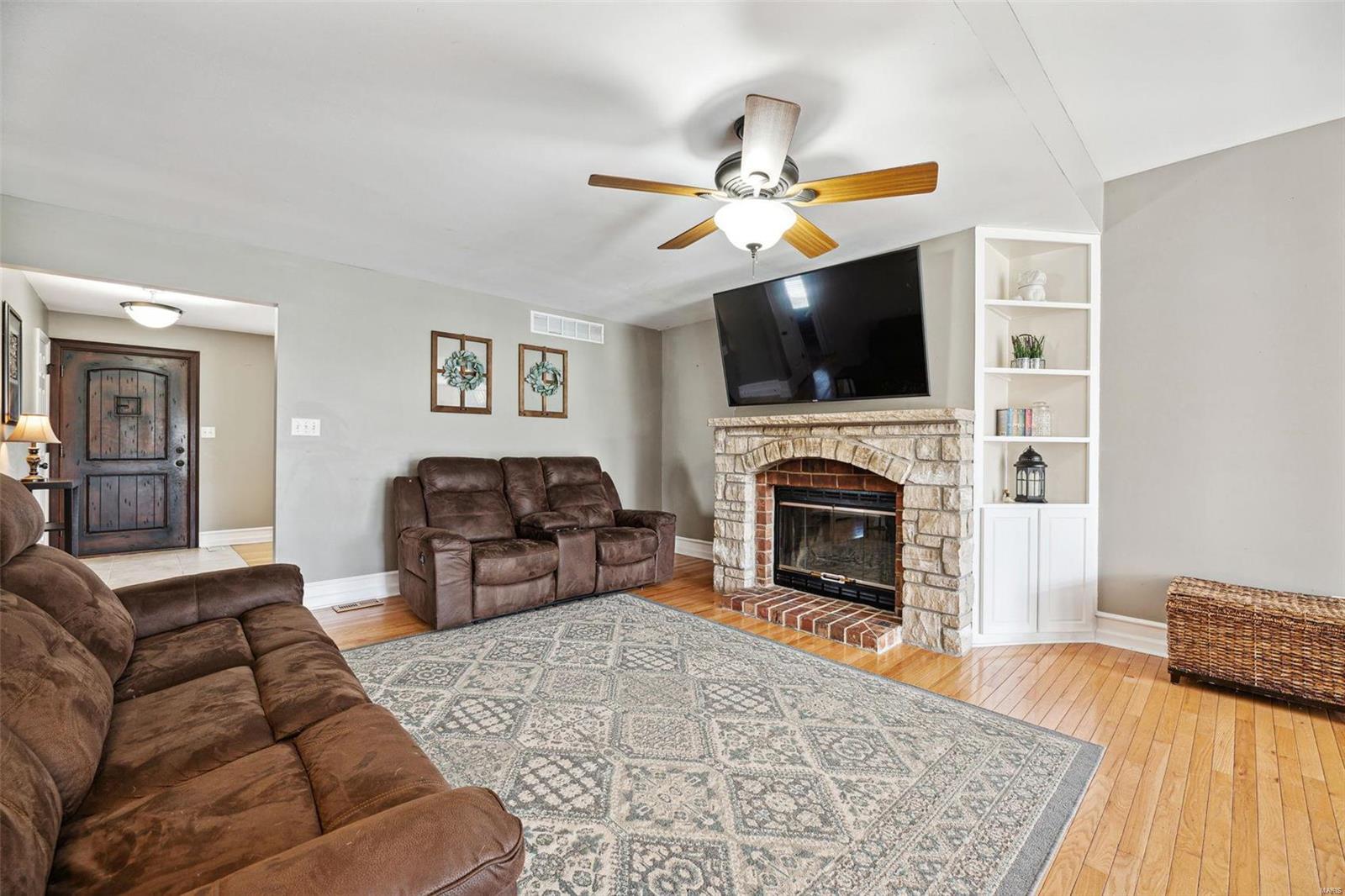 1166 Hackmann Road O'Fallon, MO 63366 - Photo 3 of 29
