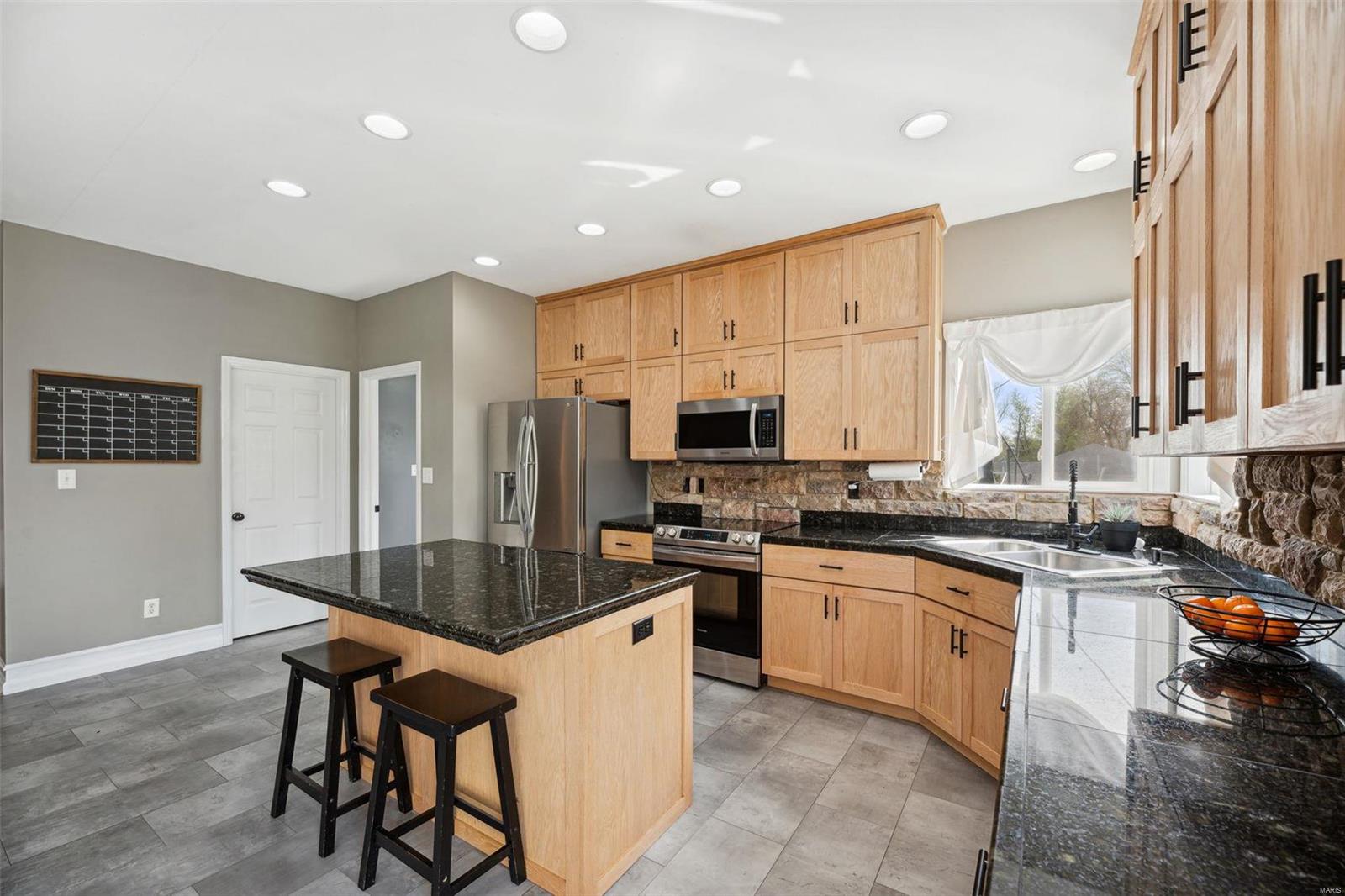 1166 Hackmann Road O'Fallon, MO 63366 - Photo 5 of 29