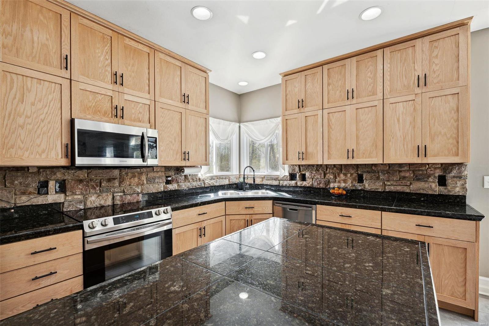 1166 Hackmann Road O'Fallon, MO 63366 - Photo 6 of 29