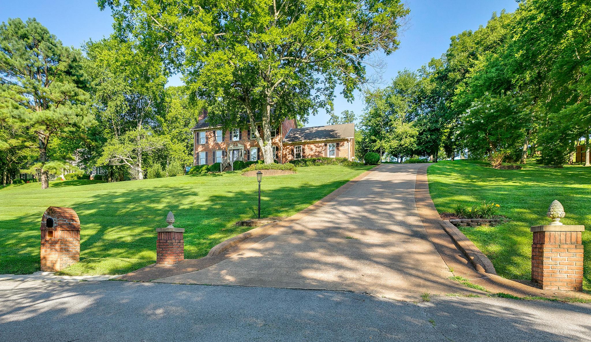 309 Stoneybrook Road Columbia, TN 38401 - Photo 2 of 30 Gallery Image 2