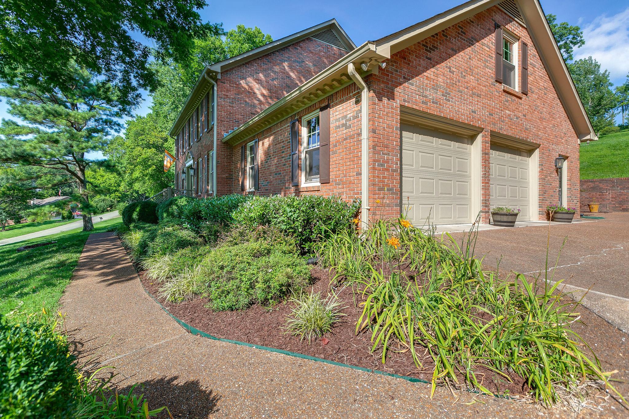 309 Stoneybrook Road Columbia, TN 38401 - Photo 4 of 30 Gallery Image 4