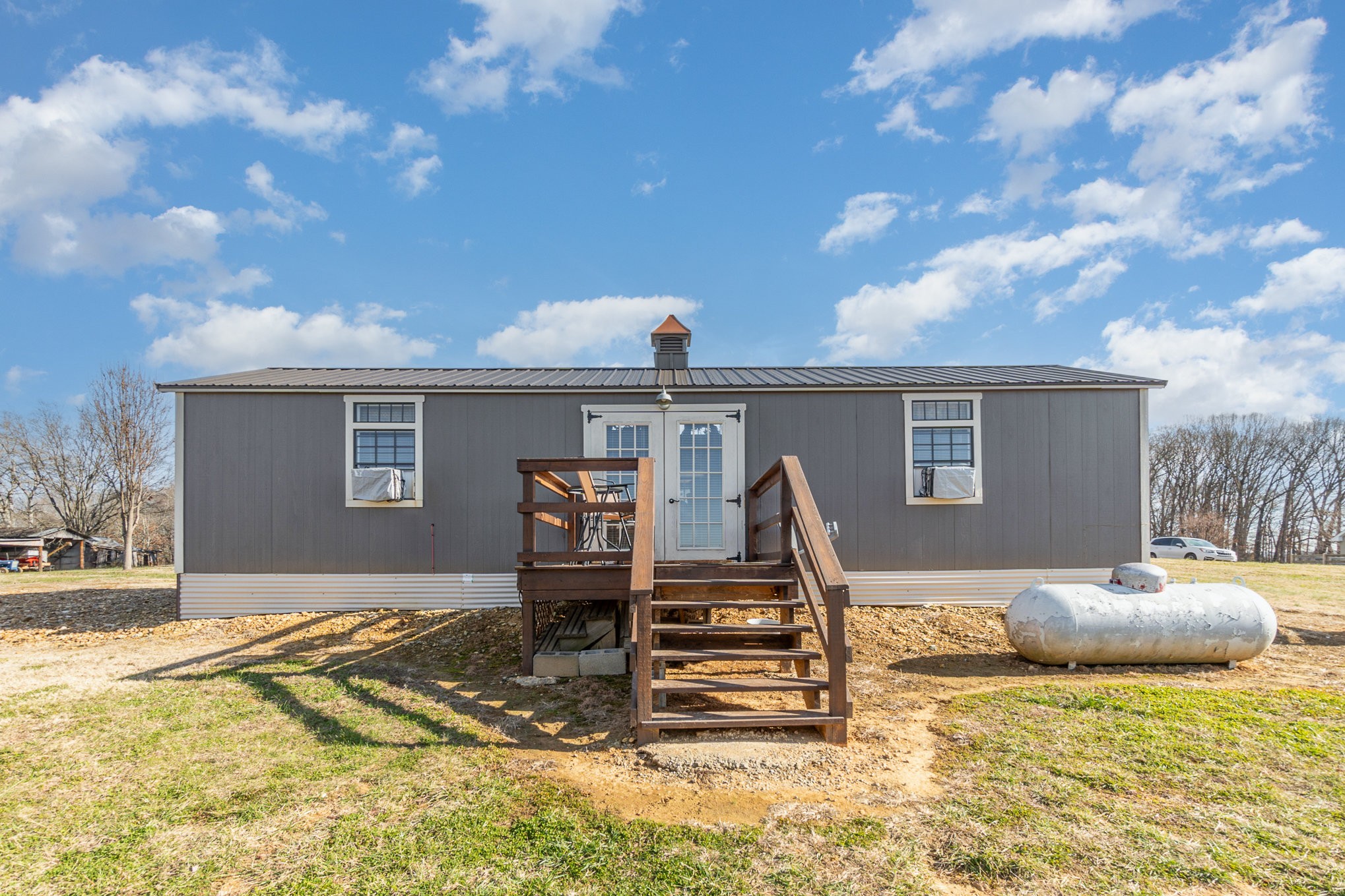4120 Woodrow Wilson Road Springfield, TN 37172 - Photo 36 of 38 a front view of a house with garden