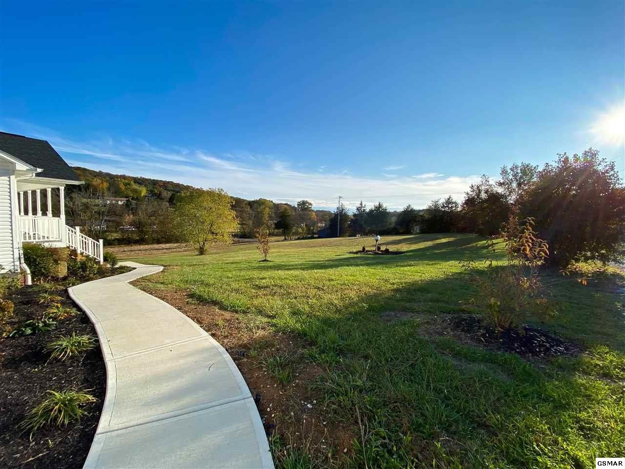 236 South Flat Creek Road Sevierville, TN 37876 - Photo 3 of 24