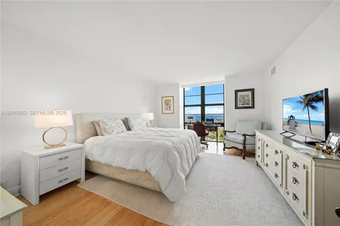 $1,799,000 | 5500 Collins Avenue, Unit 1902, Miami Beach, FL 33140