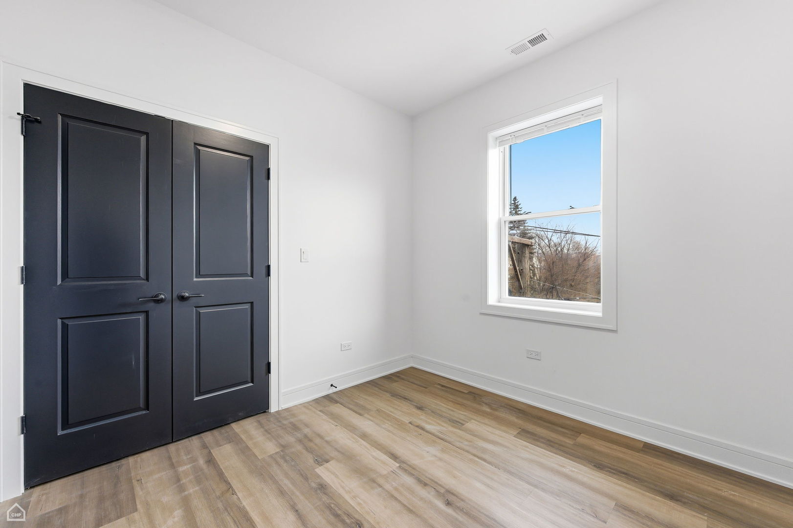 861 East 63rd Place, Unit 3 Chicago, IL 60637 - Photo 12 of 20 an empty room with closet