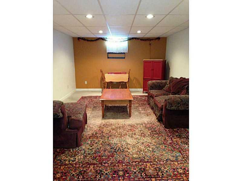 445 Meadow Road Woolwich, ME 04579 - Photo 23 of 35 Den/Family/Great Room.