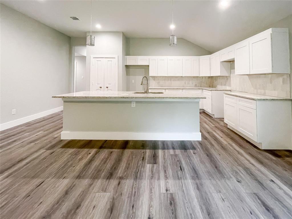 3318 Rutledge Street Dallas, TX 75215 - Photo 6 of 21