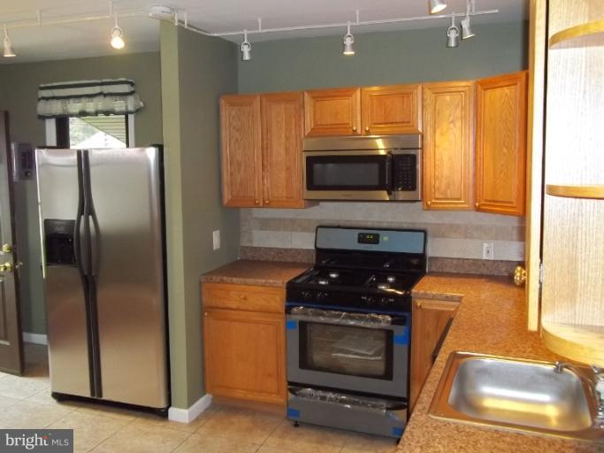 203 Potomac Avenue Rosedale, MD 21237 - Photo 8 of 23 Kitchen