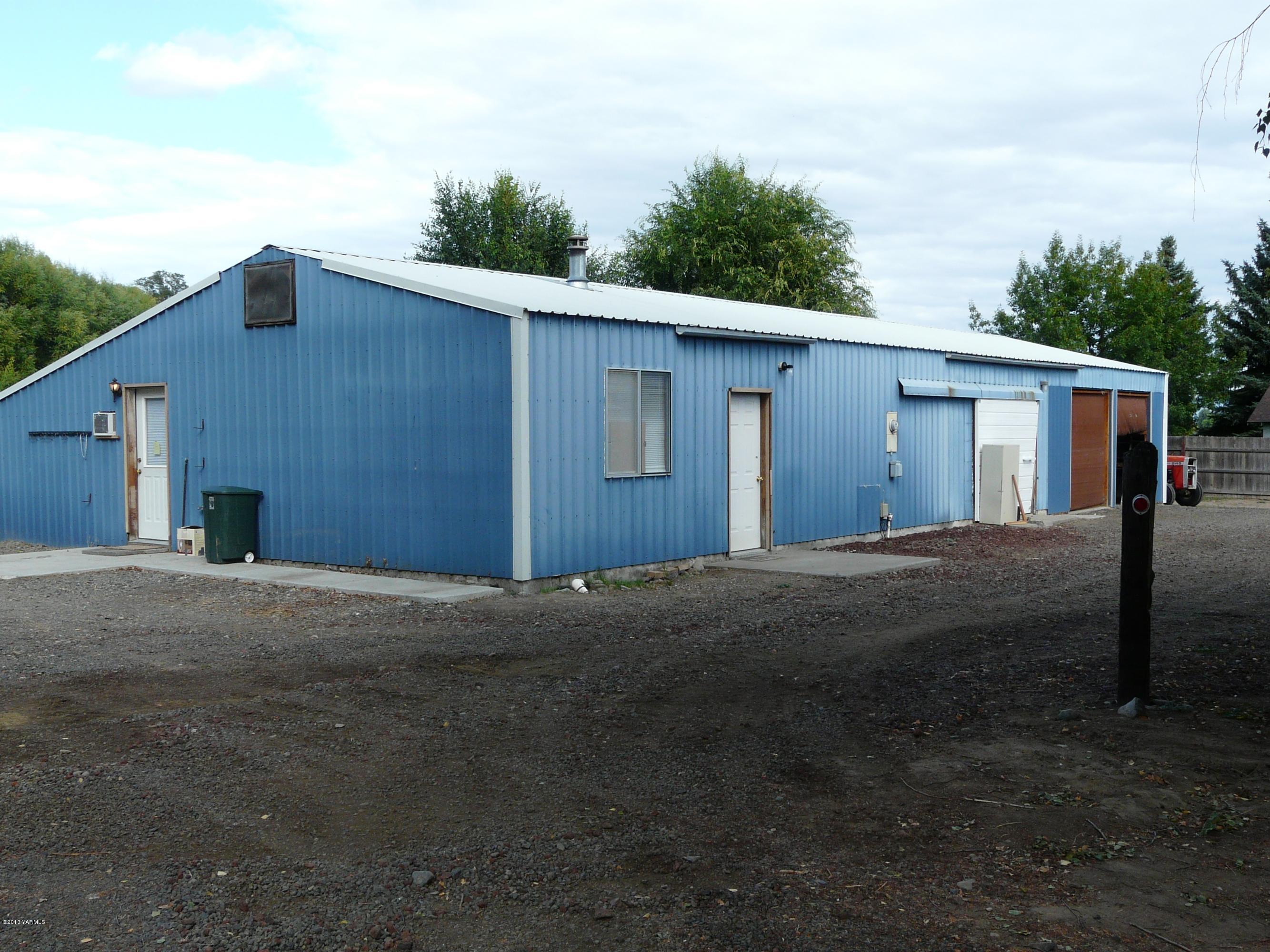 10605 Hackett Road Yakima, WA 98903 - Photo 2 of 17 P1080380