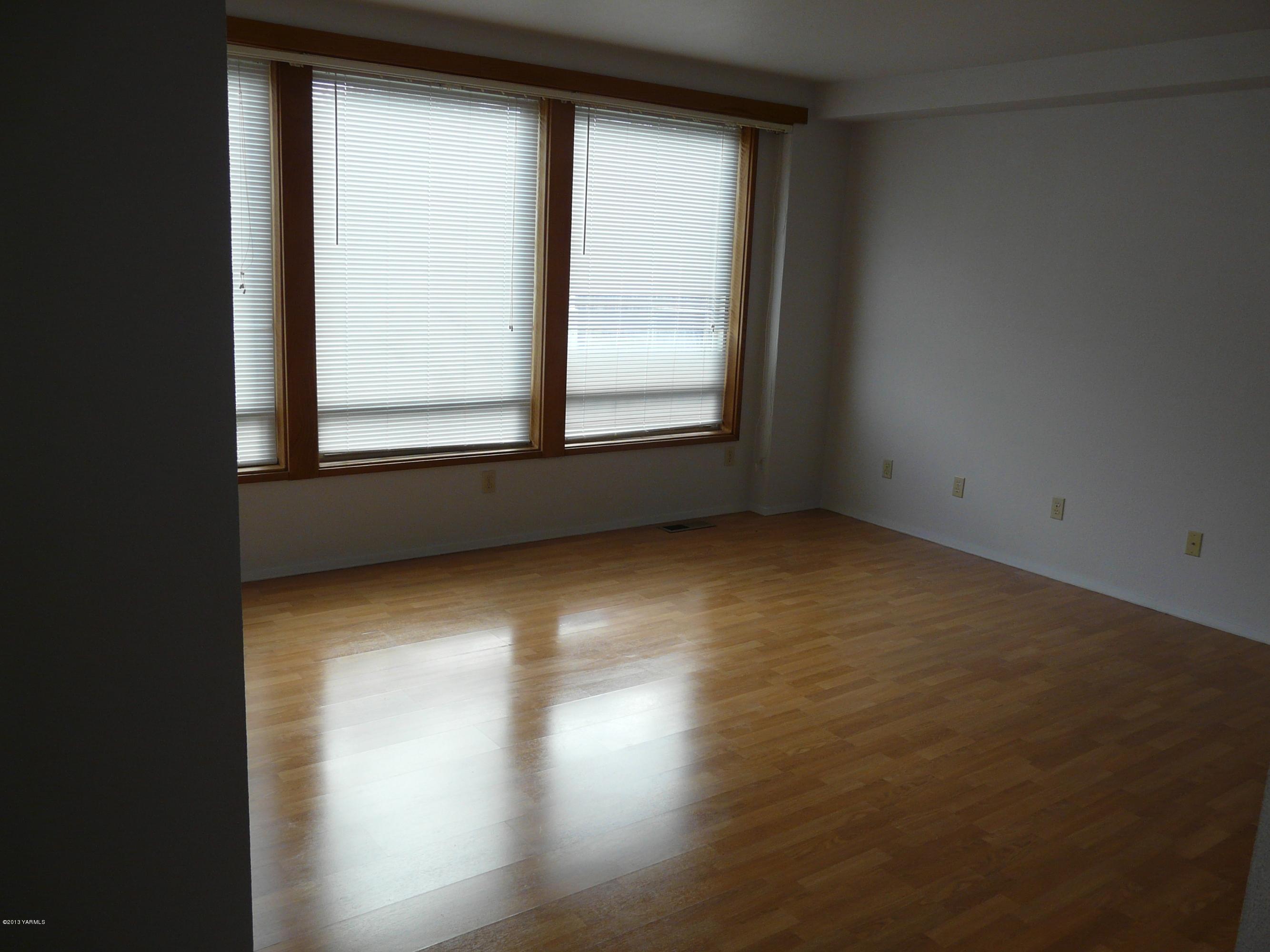 10605 Hackett Road Yakima, WA 98903 - Photo 11 of 17 P1080390