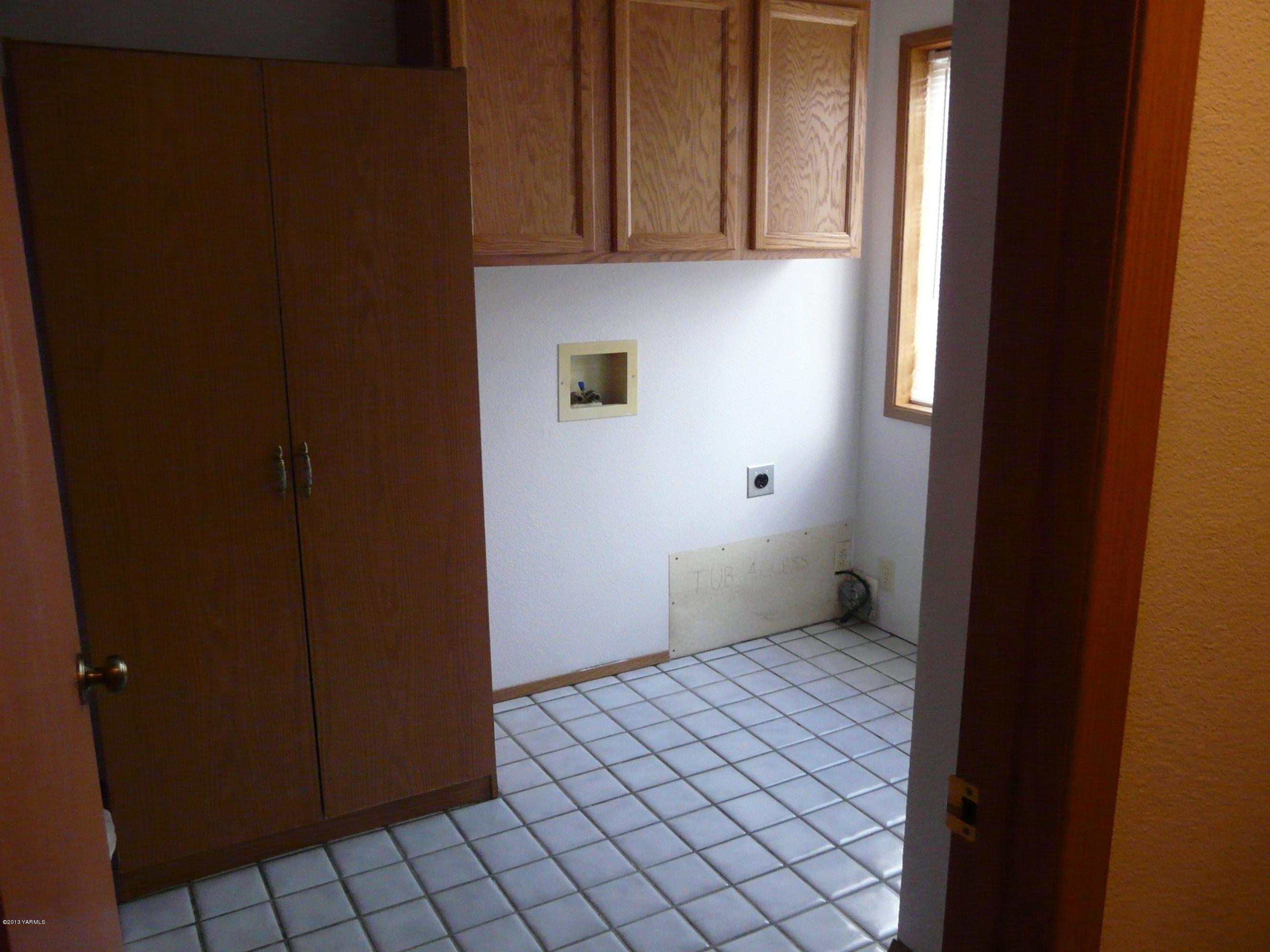 10605 Hackett Road Yakima, WA 98903 - Photo 13 of 17 P1080392