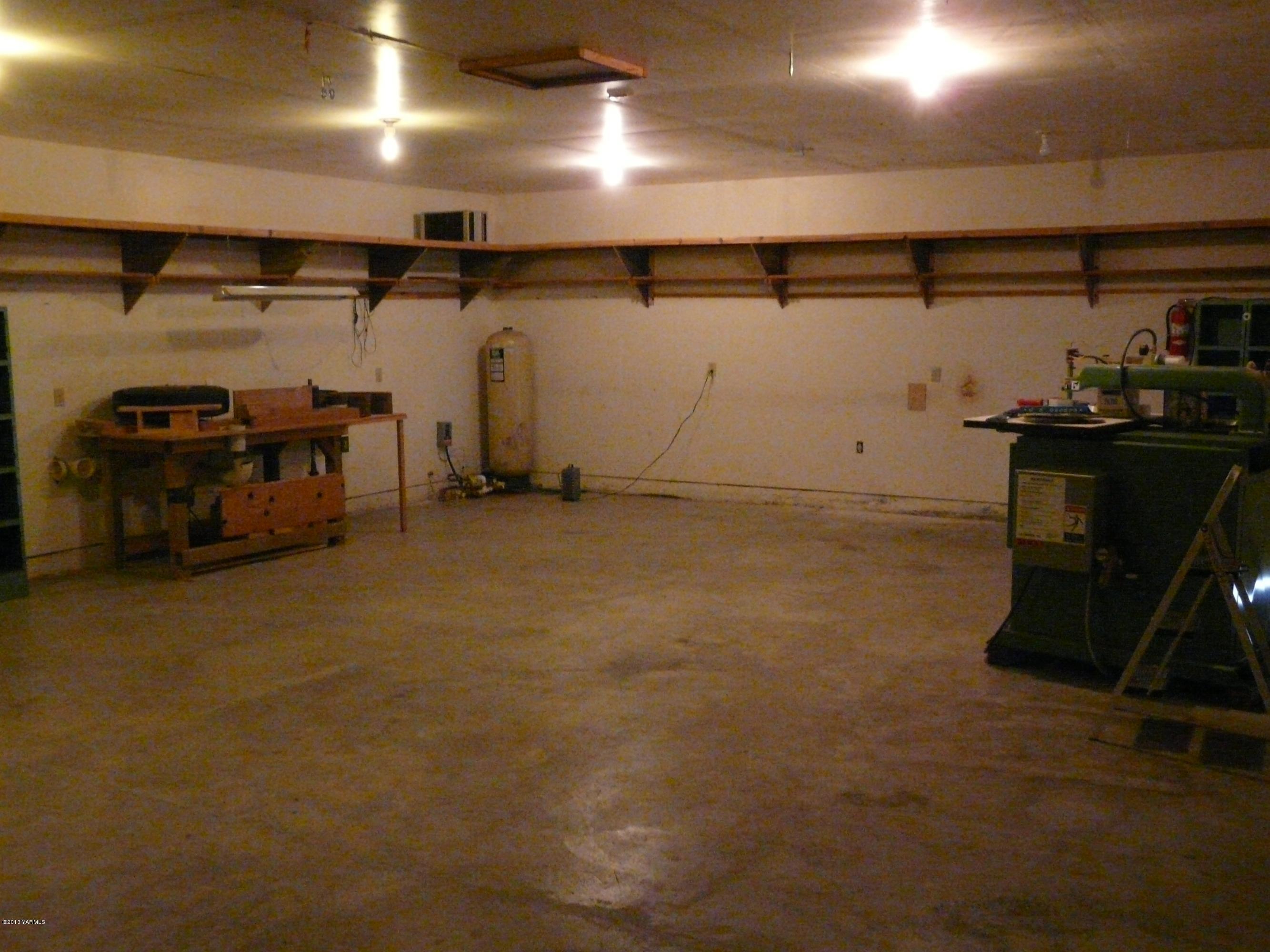 10605 Hackett Road Yakima, WA 98903 - Photo 7 of 17 P1080386
