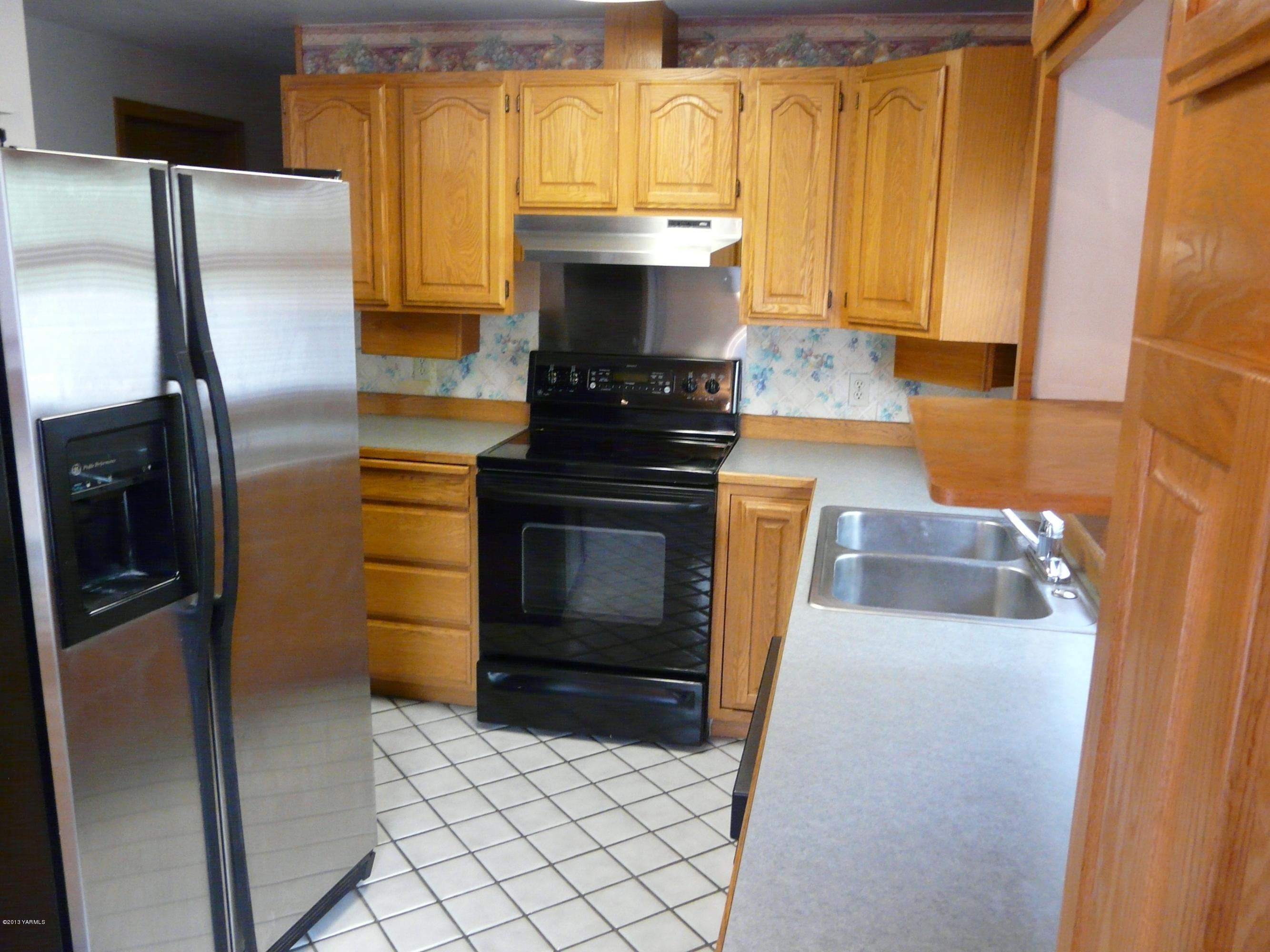 10605 Hackett Road Yakima, WA 98903 - Photo 9 of 17 P1080388