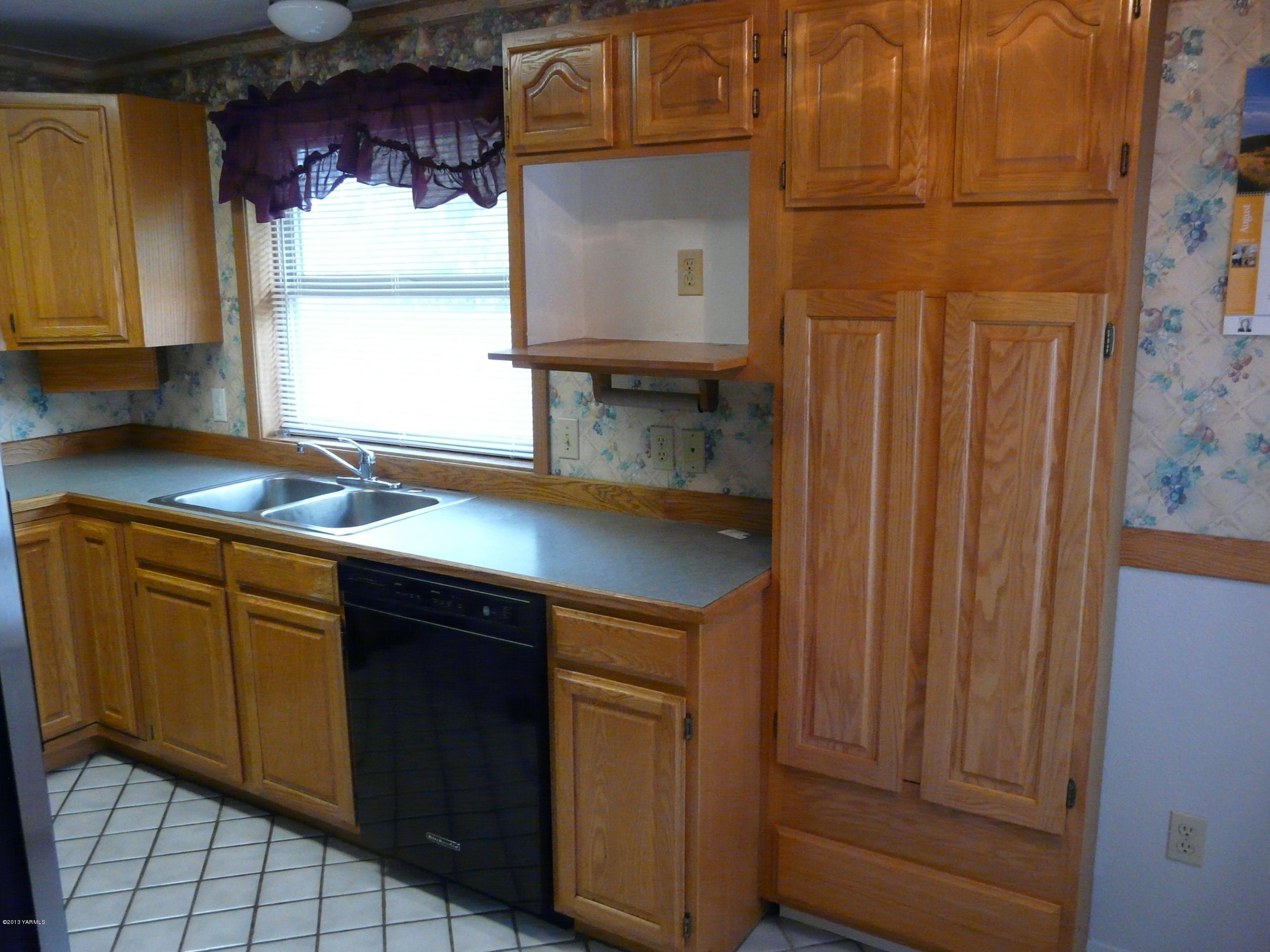 10605 Hackett Road Yakima, WA 98903 - Photo 10 of 17 P1080389