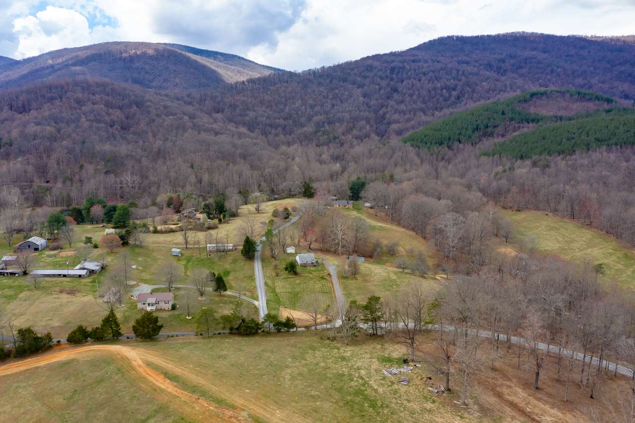 1266 Fox Hollow Road Afton, VA 22920 - Photo 18 of 37 Gallery Image 18
