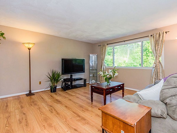 31 Hastings Road Dedham, MA 02026 - Photo 6 of 28 Gallery Image 6