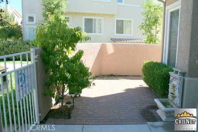 25712 Holiday Circle, Unit A Stevenson Ranch, CA 91381 - Photo 8 of 24