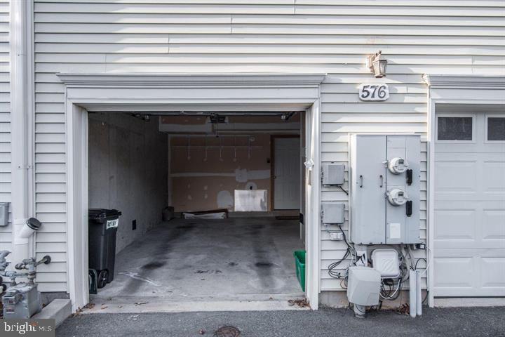 576 Orchard Ridge Drive, Unit 100 Gaithersburg, MD 20878 - Photo 32 of 44 a view of front door with entryway