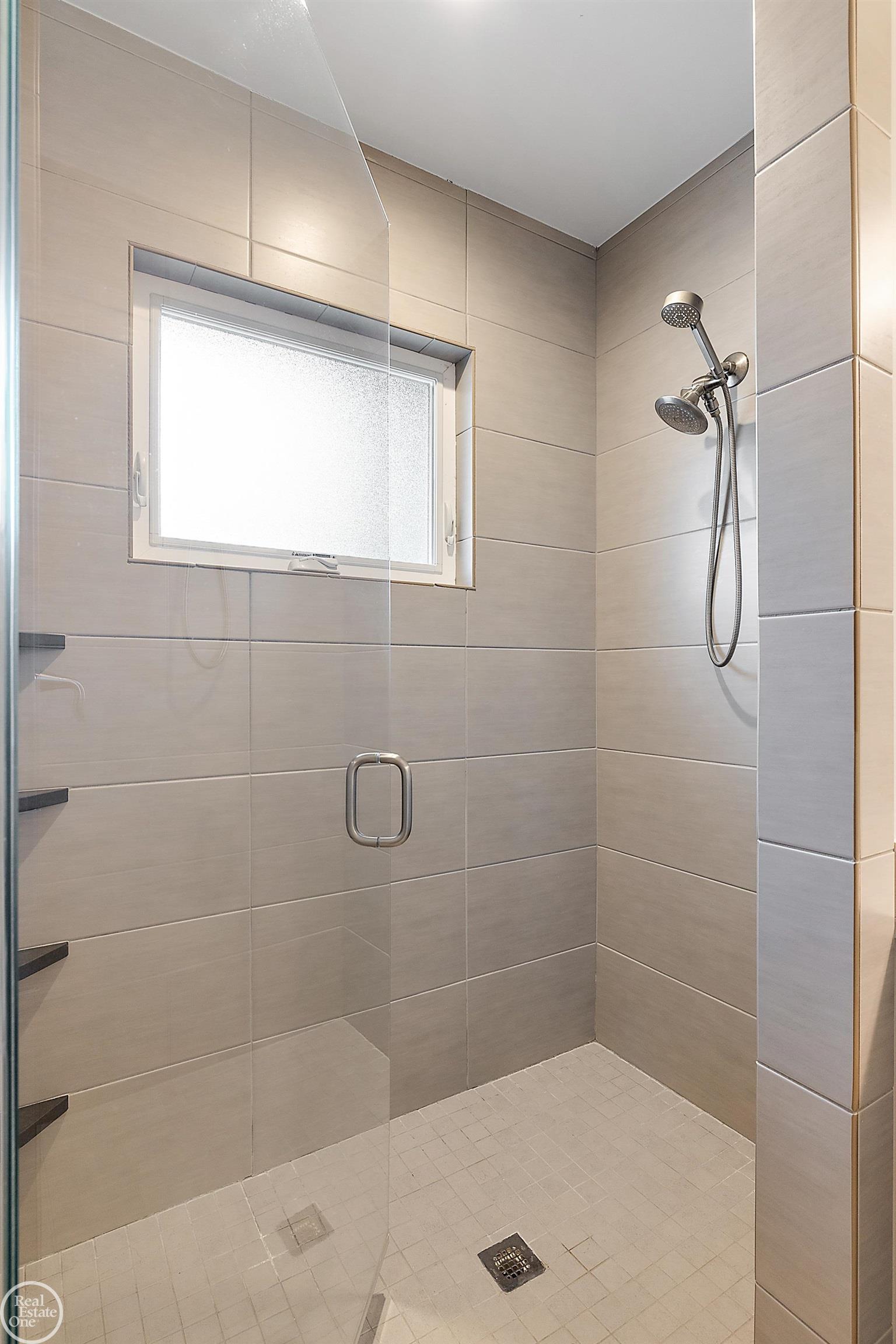 1115 Vesper Road Ann Arbor, MI 48103 - Photo 26 of 57 50105601-33.JPG