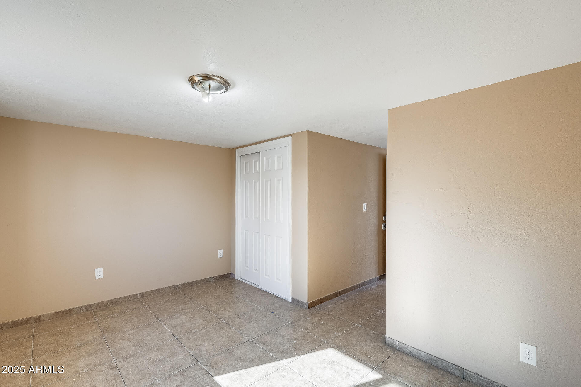 17633 North 15th Avenue Phoenix, AZ 85023 - Photo 24 of 32 a view of an empty room