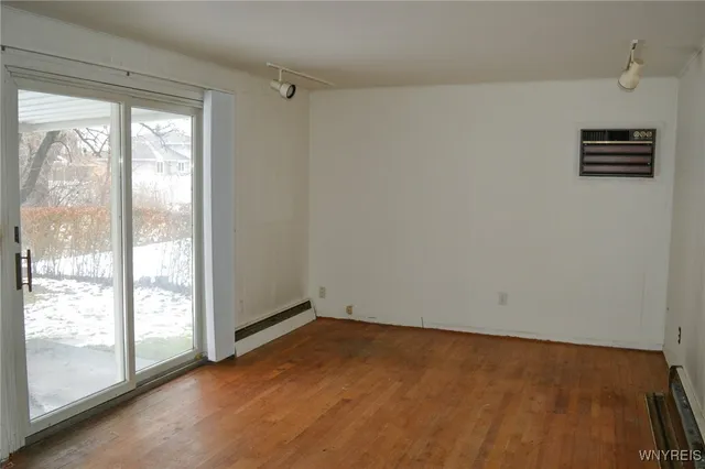 $259,900 | 18 Ava Lane, Amherst, NY 14221