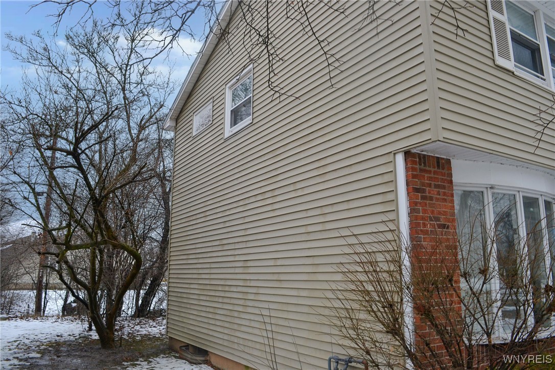 18 Ava Lane Amherst, NY 14221 - Photo 2 of 23