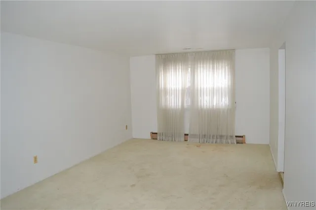 $259,900 | 18 Ava Lane, Amherst, NY 14221