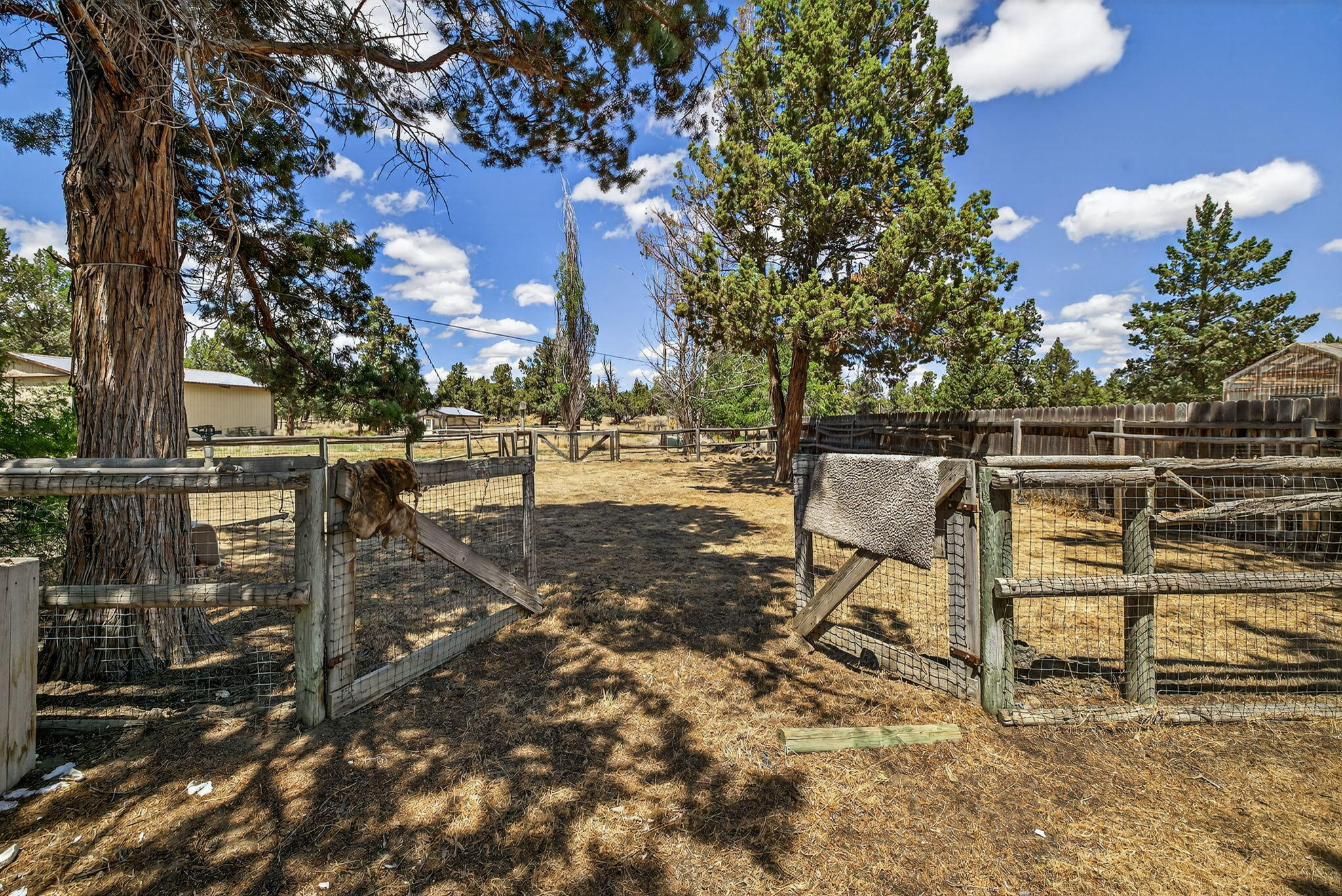 22818 McGrath Road Bend, OR 97701 - Photo 40 of 57 fenced area