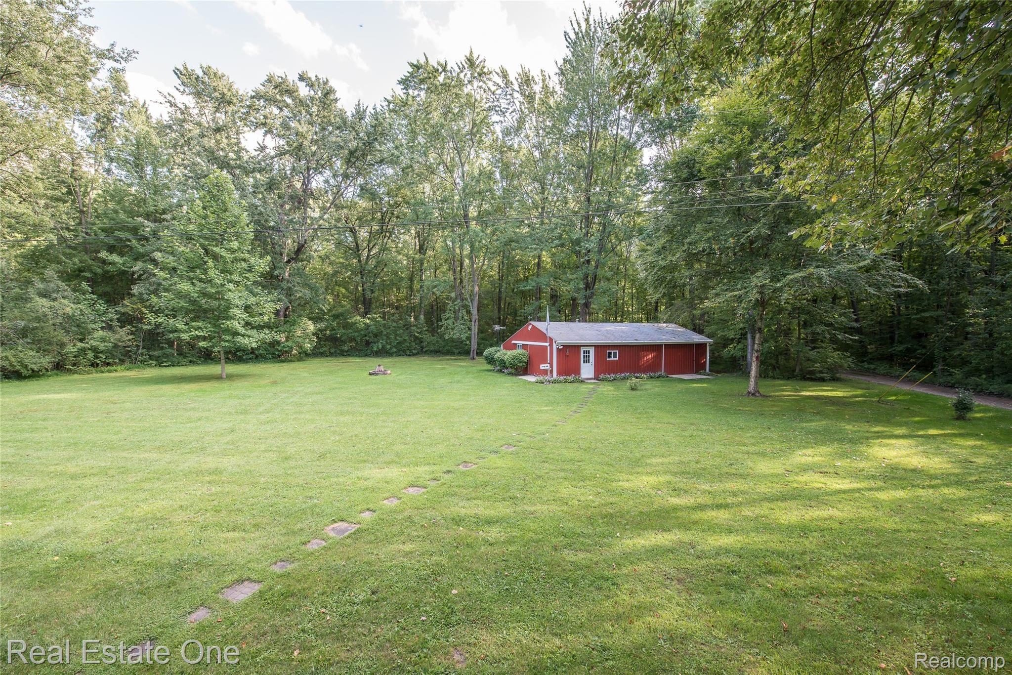 5330 Golf Club Road Howell, MI 48843 - Photo 21 of 61 DSC_40.jpg
