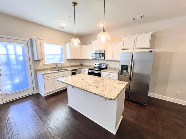 $1,995 | 3032 Thornbury Place, Old Hickory, TN 37138