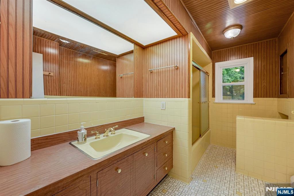 26 Alpine Drive Wayne, NJ 07470 - Photo 20 of 45