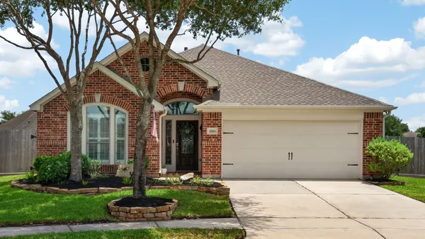 $409,000 | 31806 Oak Thicket Court, Conroe, TX 77385