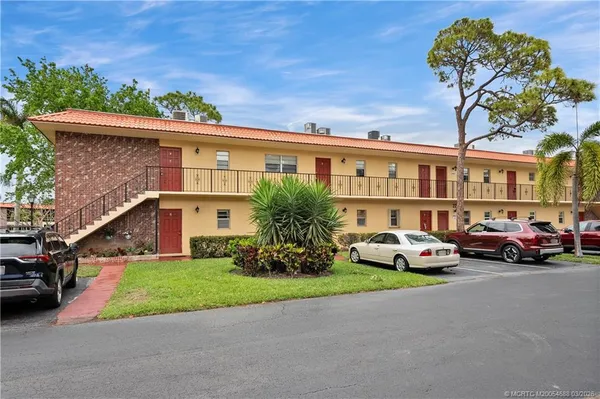 $120,000 | 1943 Southwest Palm City Road, Unit 22G, Stuart, FL 34994