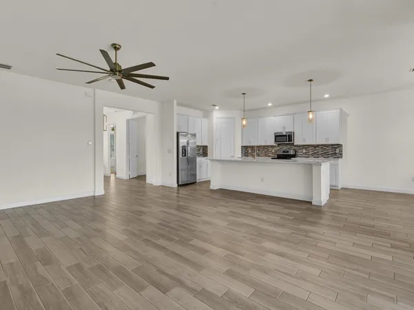 $4,000 | 5982 Sequoia Circle, Vero Beach, FL 32967
