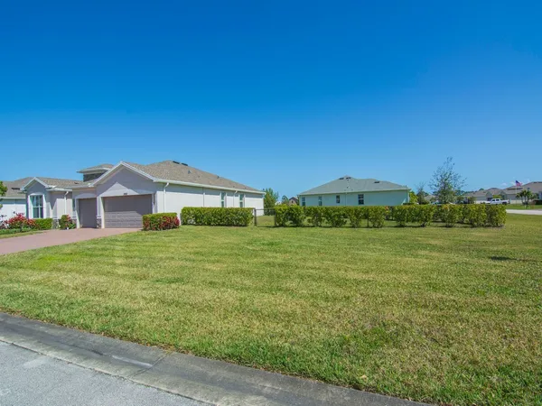 $4,000 | 5982 Sequoia Circle, Vero Beach, FL 32967
