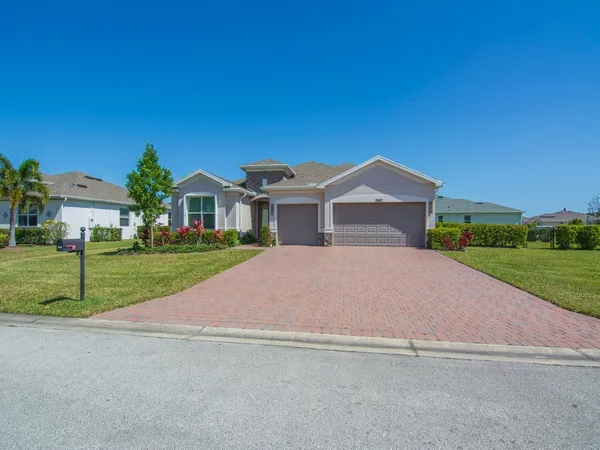 $4,000 | 5982 Sequoia Circle, Vero Beach, FL 32967