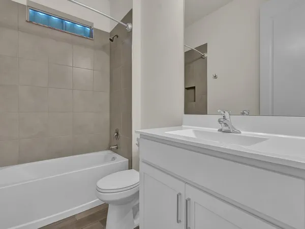 $4,000 | 5982 Sequoia Circle, Vero Beach, FL 32967
