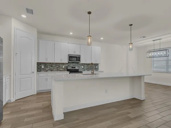 $4,000 | 5982 Sequoia Circle, Vero Beach, FL 32967