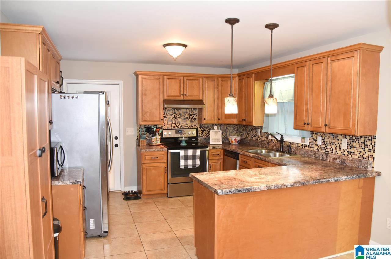308 Pineywood Road Gardendale, AL 35071 - Photo 5 of 29